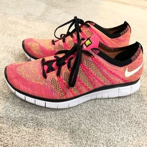 Nike Flyknit Free Runs 5.0